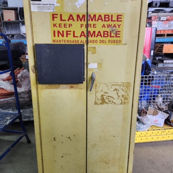 Armoire inflammable